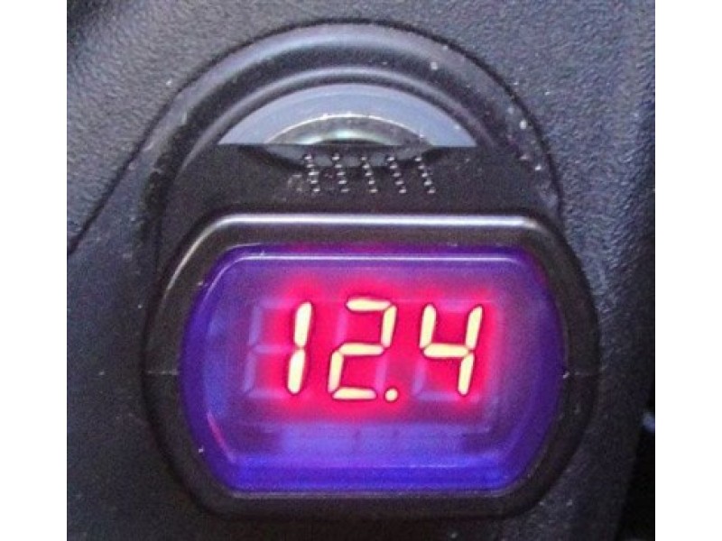 Voltmeter do auta, rozsah 8-30V, montáž do auto zásuvky